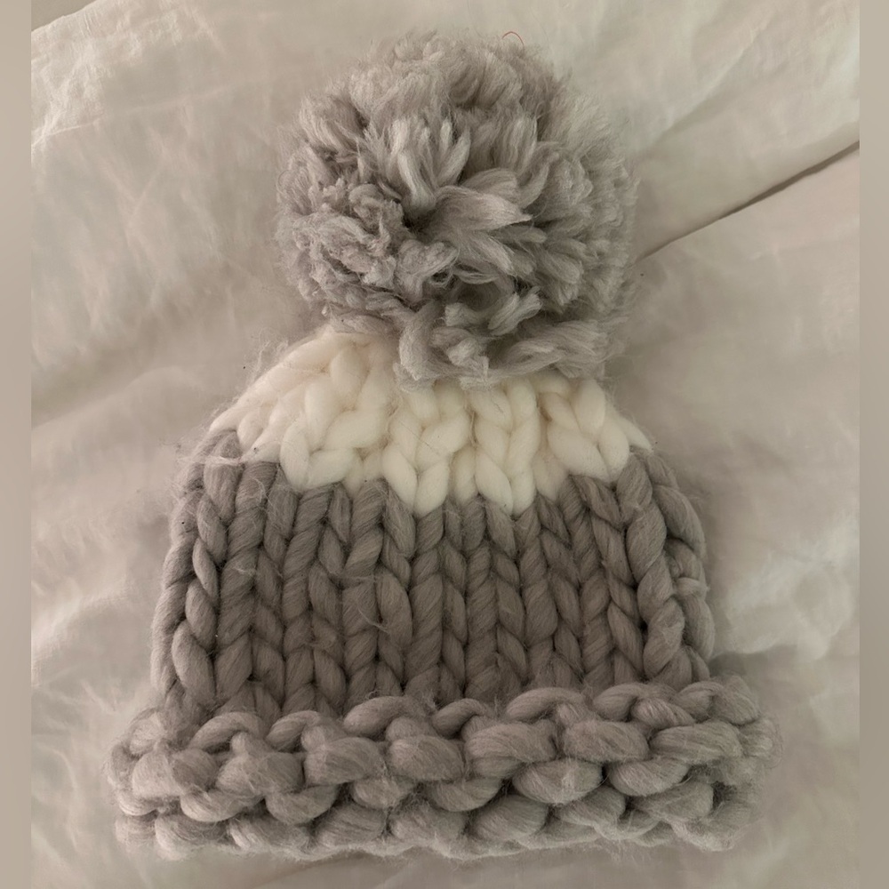Barneys New York Colorblocked Chunky Knit Acrylic Winter Knit Hat Gray & White
